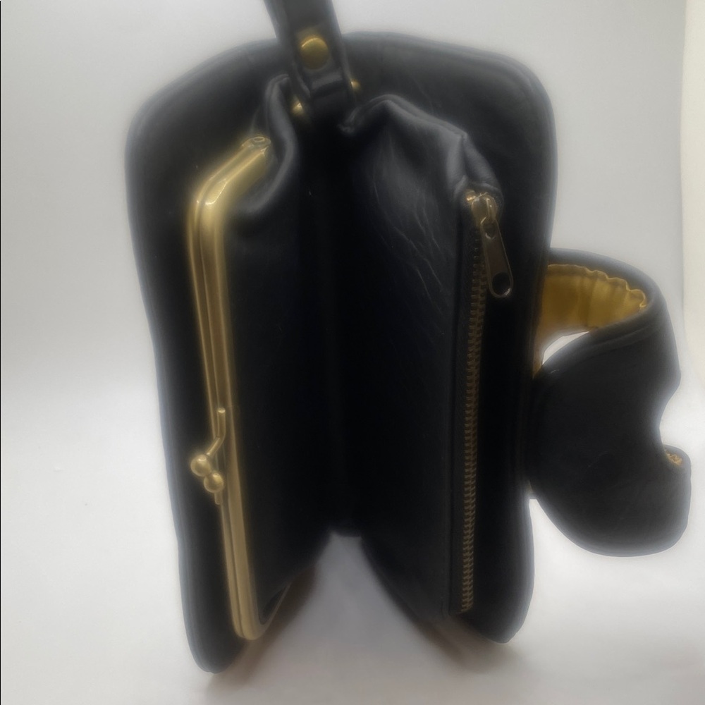 Hot in Hollywood wallet gold and black print with built in wristlet handle - Picture 6 of 12